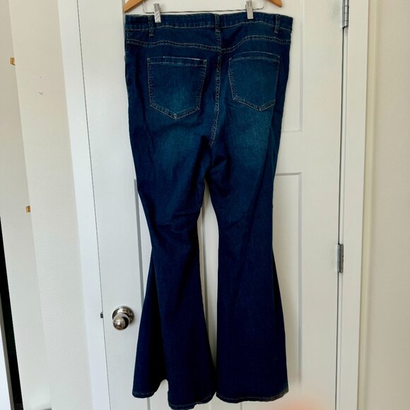 Eloquii Classic Fit Bell Bottom Flare Leg Jean - Size 18 - Picture 5 of 10